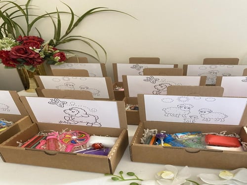 توزيعات اطفال