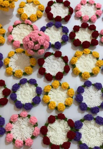 باقة ورد مع كوستر كوب