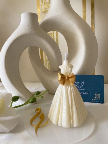 شمعة فستان عروسة مع اكرليك