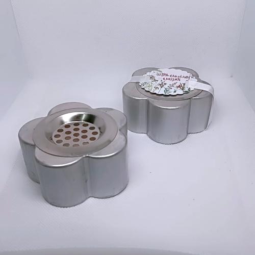 A flower-shaped incense burner, 12 pieces