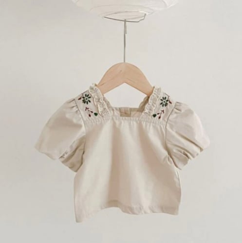 بلوزة مطرزة لون بيج