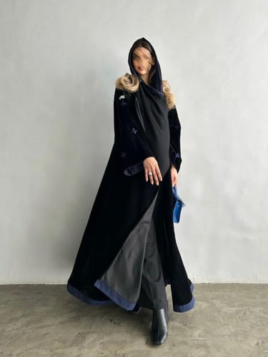 عباية مخمل شتوية مطرزة - G75