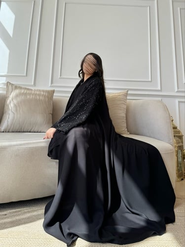 عبايات اكمام بالدانتيل | G84