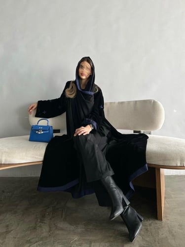 عباية مخمل شتوية مطرزة - G75