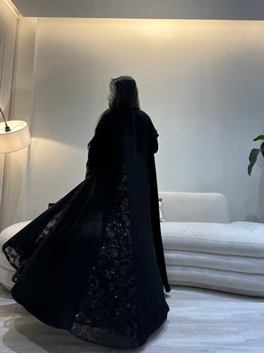 عبايات باكمام دانتيل فخمة | G91