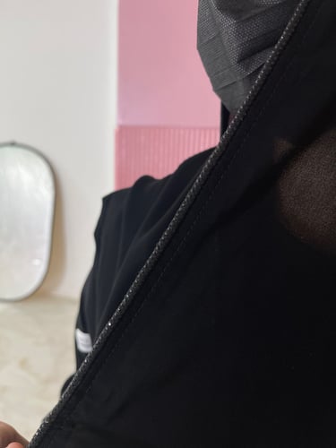 طرحة بتطريز على الطرف