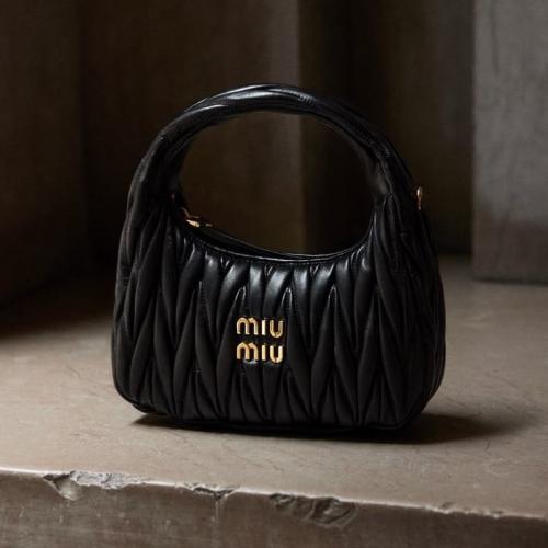 ميو ميو هوبو | اسود