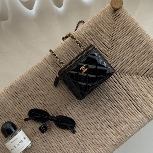 فانيتي شانيل | اسود لامع