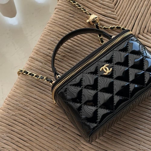 فانيتي شانيل | اسود