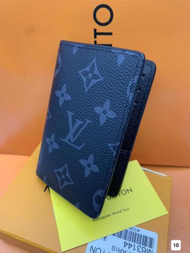 محفظة لويس فيتون