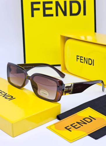 نــظارة فيندي