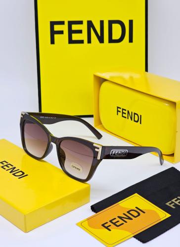 نــظارة فيندي