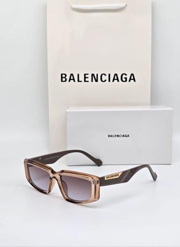 نــظارة بالنسياغا