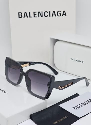 نــظارة بالنسياغا