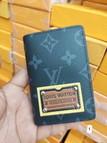 محفظة لويس فيتون