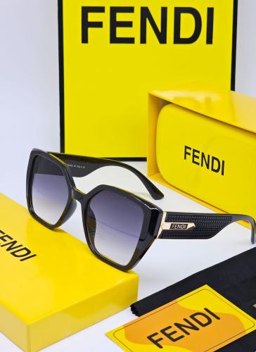 نــظارة فيندي