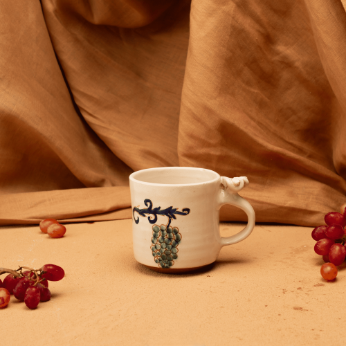 كوب عناقيد العنب