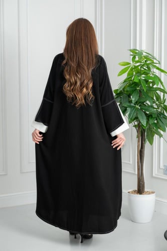 عباية قماش ملكي ازرار تدخيلة كُم ابيض