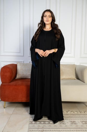 عباية حرير بتدخيله كم داخلي كحلي