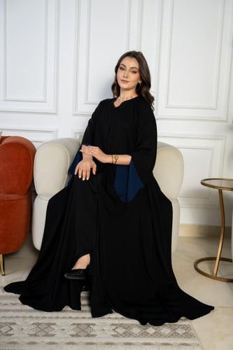 عباية حرير بتدخيله كم داخلي كحلي