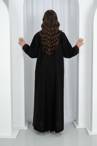 عباية خط أسود