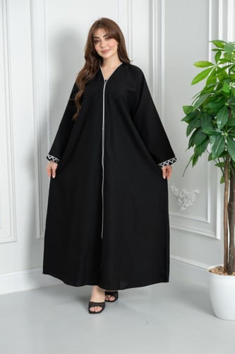 عباية لمار مع كلفة اسود مع أبيض