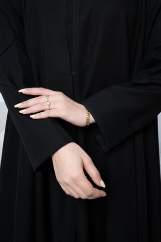 عباية أنغام بقصة كلوش