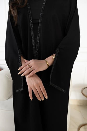 عباية مهابة بقماش لمار