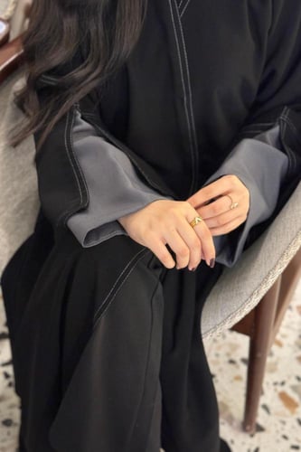 عباية ملكي ازرار تدخيلة كُم فضي