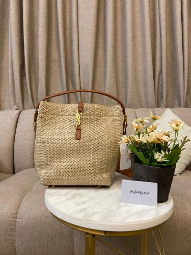 شنطة ايف سان لوران