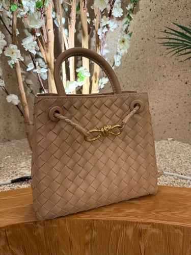 شنطة بوتيقا فينيتا