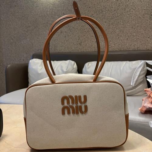 شنطة miu miu