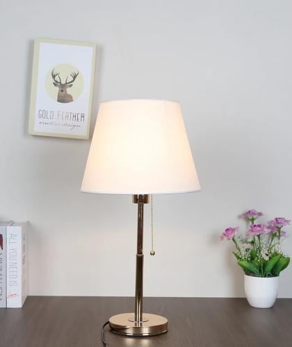 مصباح طاولة فضي