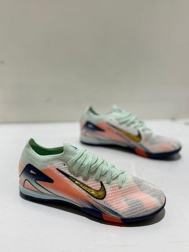 جزمه كورة قدم Nike