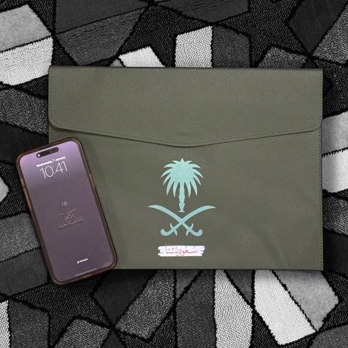 حقيبة ملفات - بشعار سيفين و نخلة