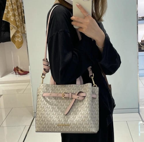 مايكل كورس إيميليا | ٥ الوان