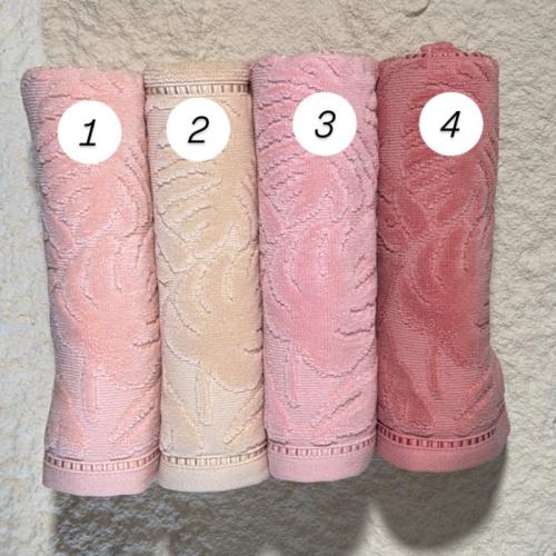 مناشف حجم صغير