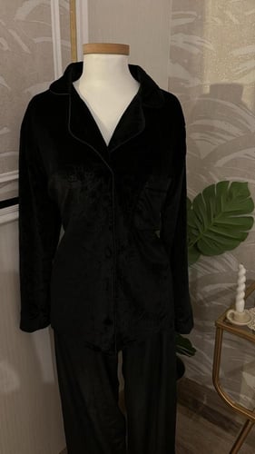 طقم بجامة قوتشي أسود