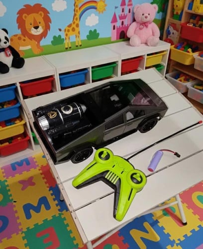 سيارة تيسلا