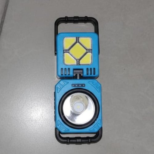 مصباح يدوي محمول