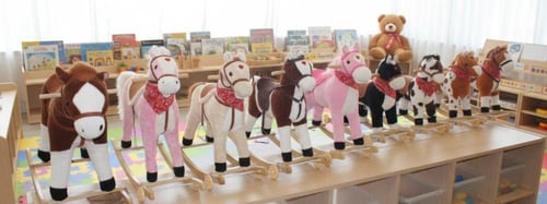 كرسي هزاز شكل حصان