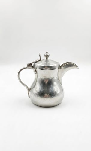 A dallah (coffee pot) made of Madramha, made in Habesh
