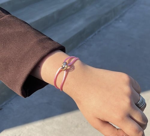 أساور كارتير بألوان مختلفه