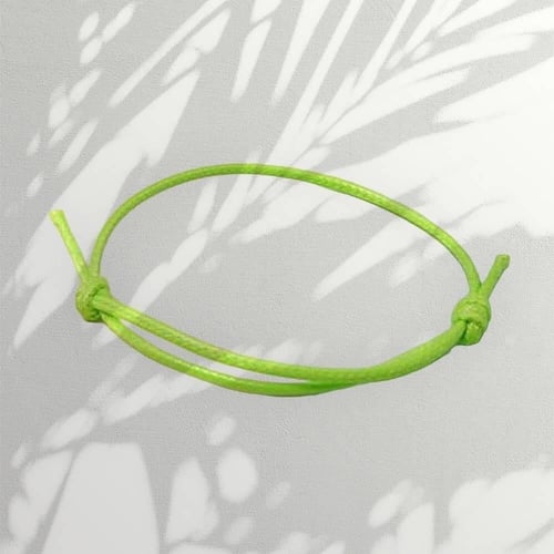 سوارة مميزة مع اضافة عبارة (Good Luck) و لولو طبيع...