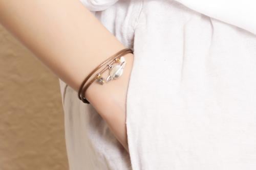 سوارة الكوكب مع اضافة كرستالات ملونة المميزة