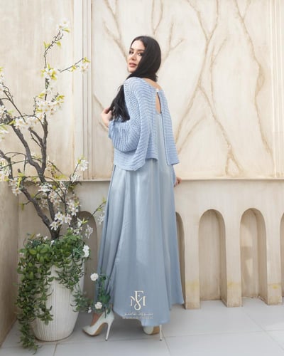 طقم قطعتين فستان حرير وجاكيت تريكو