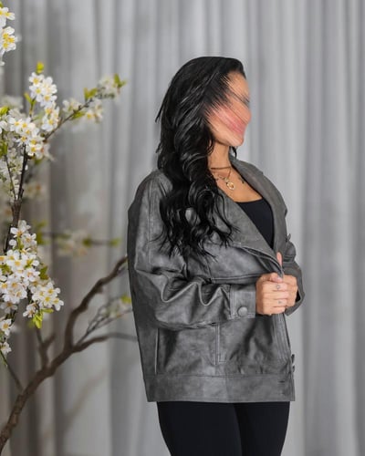 جاكيت جلد رمادي