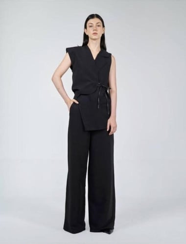 طقم ببلوزة لف و بنطلون