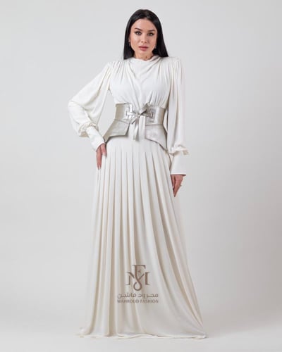 فستان طويل ناعم مع كورسيه