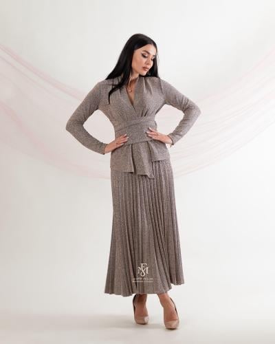 تيور انيق فضي مع لمعه ذهبي